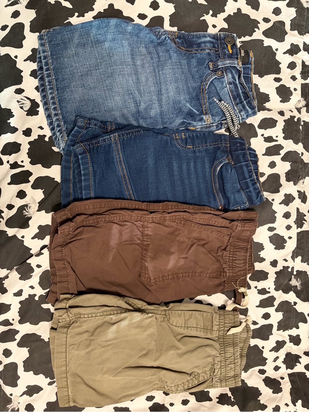 Bundle of 4 shorts